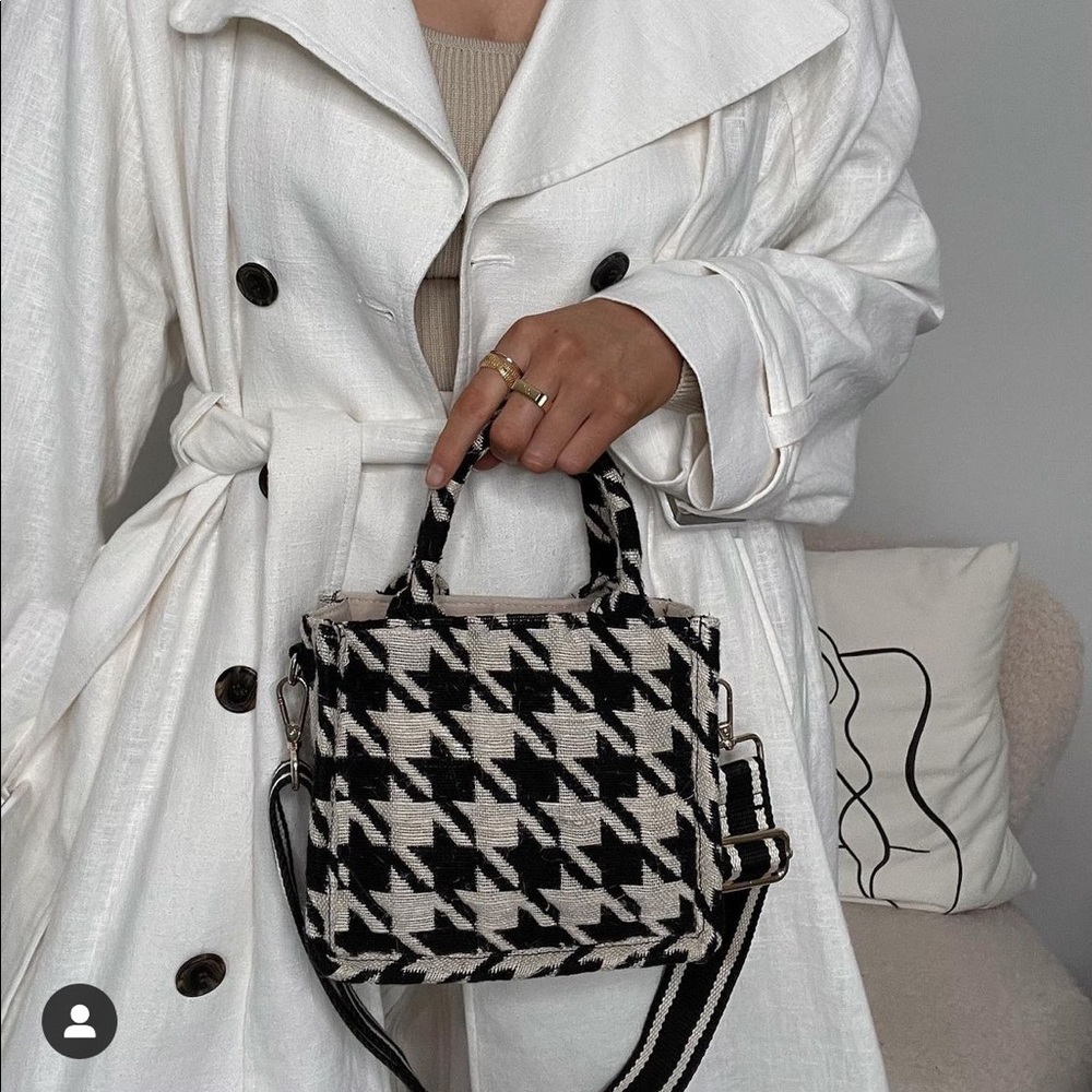 NWT H & M jacquard houndstooth bag ( small size )